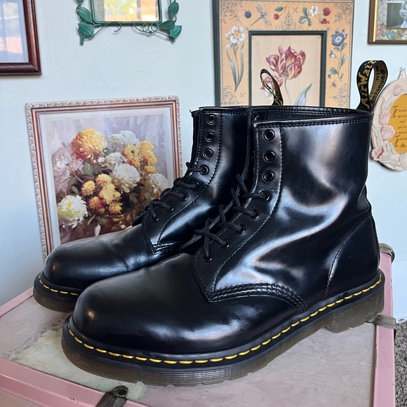 Men’s Dr Martens boots 1460 smooth leather  size 12 - Picture 1 of 8